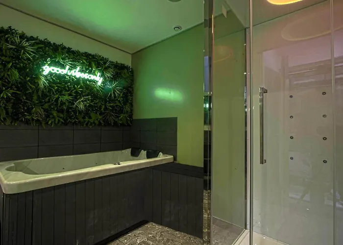 Cosyrouen Bali Jacuzzi & Hamman * Rouen